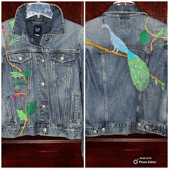 GAP DENIM JACKET EMBROIDERED PEACOCK JEAN BLUE MEDIUM M - Picture 1 of 5